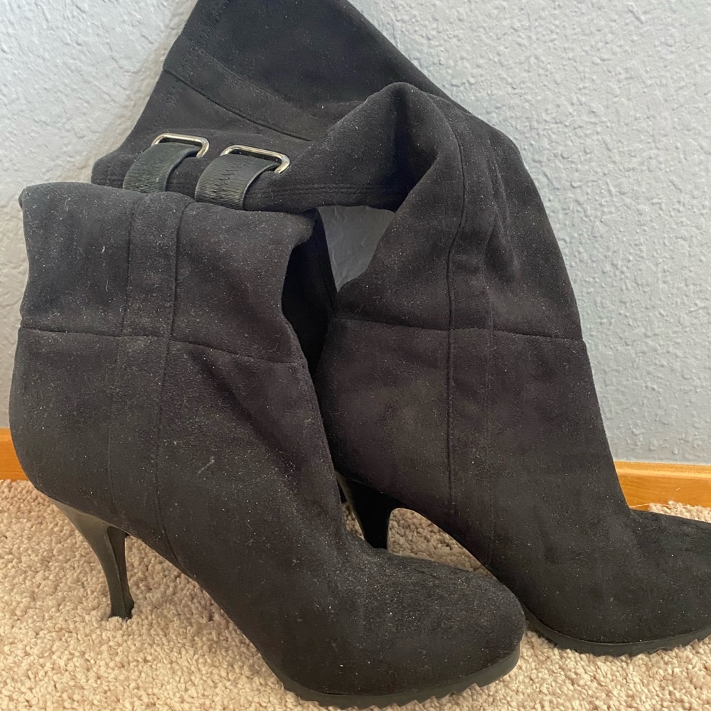 Black boots with heel